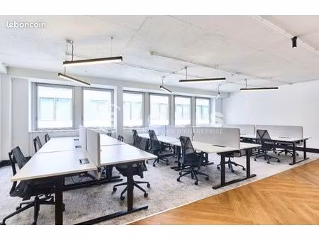 bureaux 301 m²