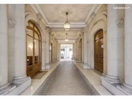 local commercial 180 m² paris