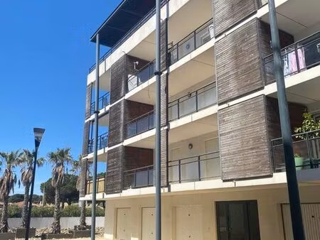appartement f2 de 37 m2 terrasse et parking à 2 min plage et commerces