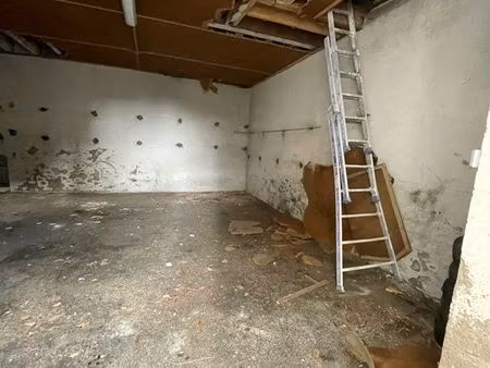 dépôt / garage / stockage