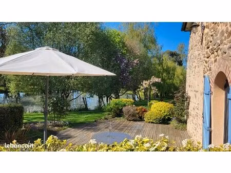 longère en pierre 196m2 - 4 chambres - grand terrain