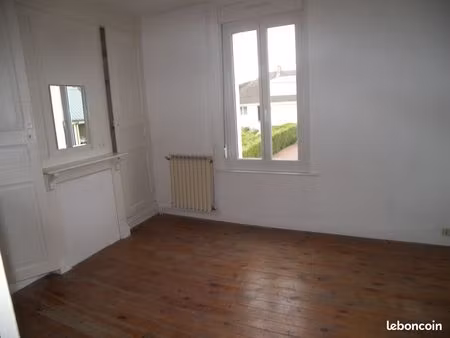 maison quartier saint gilles avec cour