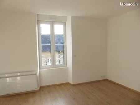 location t2 melesse (35) centre