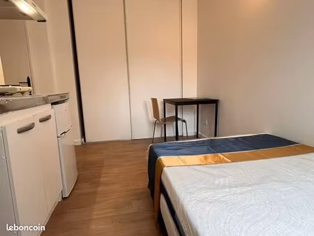 beau studio rénové proche métro créteil préfecture