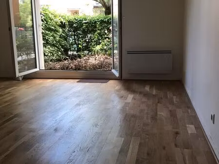 t2 traversant meublé avec 2 extérieurs – 5 min rer a / sncf houilles