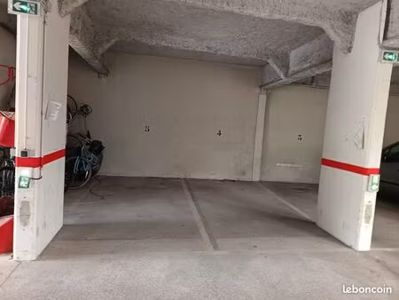 grande place de parking asnières gare de bécon les bruyères