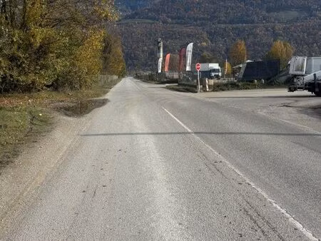 terrain 1300m2 totalement plat