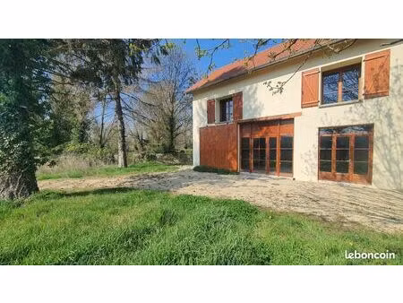 inconnu 1 pièce 896 m² crémieu