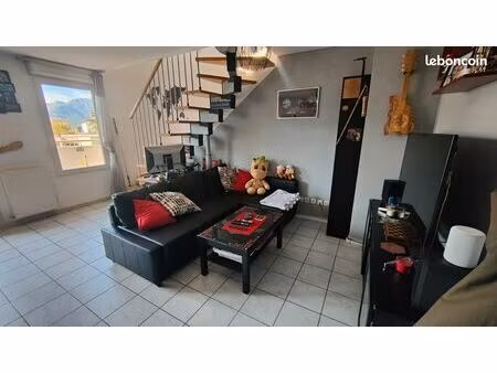 appartement t3 duplex avec terrasse - eybens (proche odyssée)