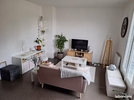 appartement t3 de 70 m² à neuillé-pont-pierre