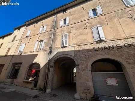 particulier vend immeuble de rapport en loi malraux – centre historique de saint amour (ju