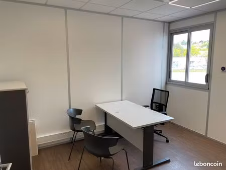 bureau 9m²