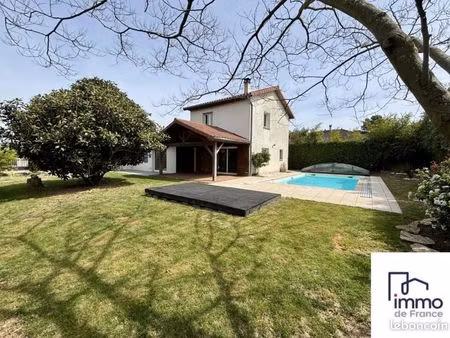 villa 7 pièces 158 m²