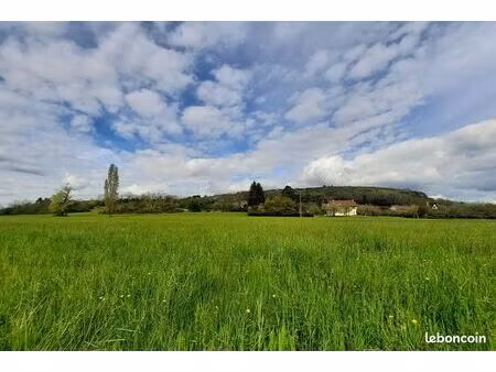 terrain macornay à 2 min. de lons