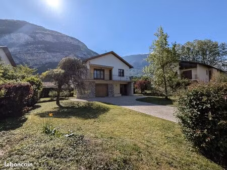 maison 5 pièces 130 m²