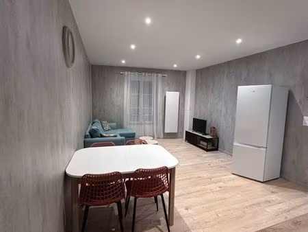 à louer : appartement t2 meublé – lons-le-saunier (rdc)