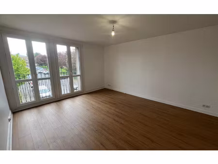 location appartement  72.01 m² t-3 à fresnes  1 300 €