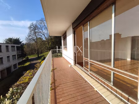 appartement traversant 91 37 m²  balcon  terrasse  box  parking 10' gares! le lycée intern