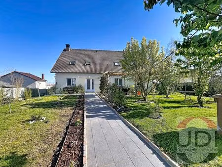 lisses maison individuelle familiale ou a divisée 11 pièces