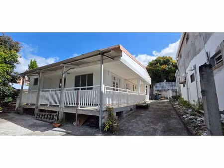 maison enclos schoelcher