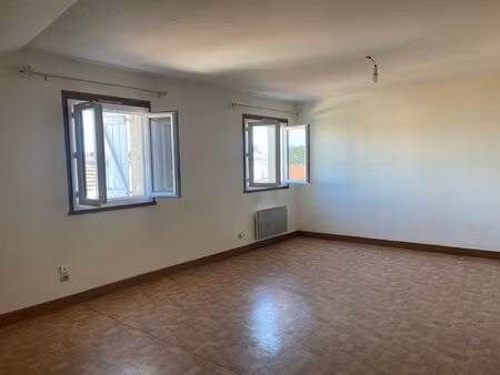 appartement t2 proche du centre-ville de fleurance