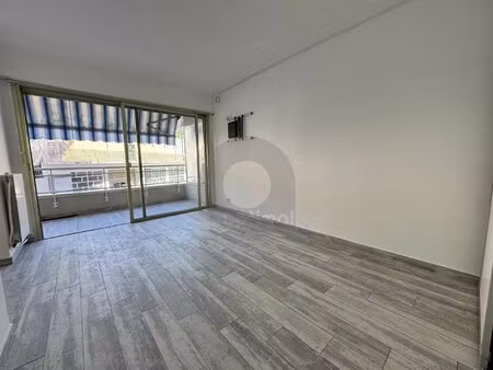 roquebrune studi centre ville bon état