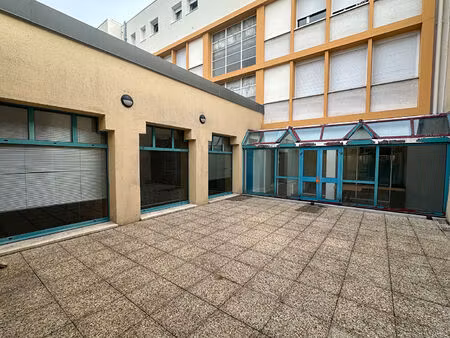 locaux/bureaux 776m²