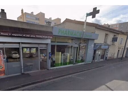 local commercial rue du commandant charcot
