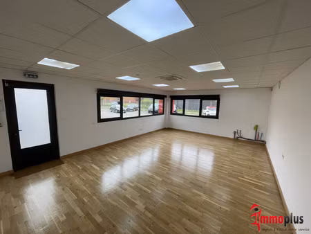 local commercial de 44 m2 lumineux et fonctionnel