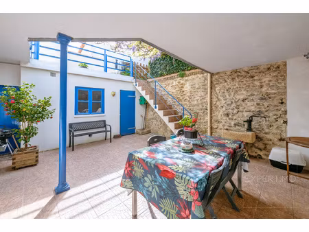 une maison unique et inversée