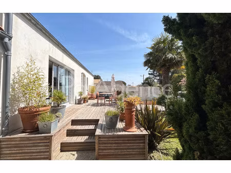 a 450 m de la plage du bureau maison de plain-pied 6 pieces