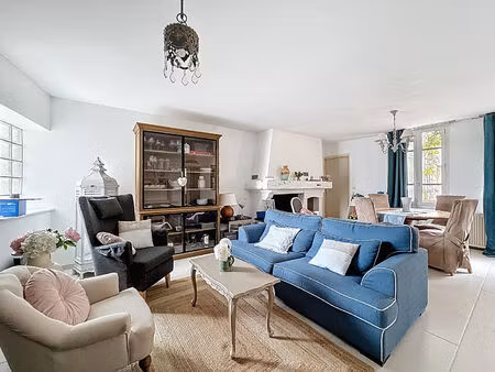 maison de charme au coeur de reugny - 5 pièces avec 3 chambres  grenier aménageable  cour 