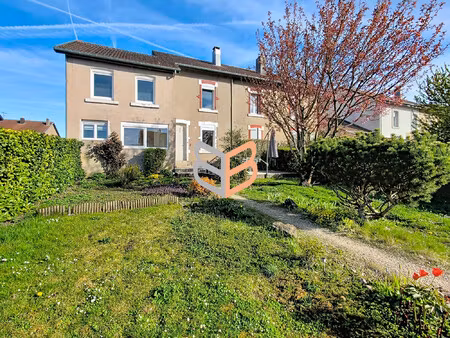 maison de village dans quartier calme à crusnes