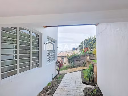 location appartement 5 pièces 113 m² à gourbeyre (97113)