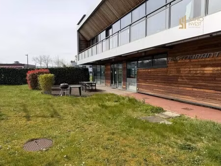 location commerce 326 m²