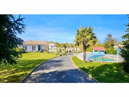 vente maison piscine à mouilleron-le-captif (85000) : à vendre piscine / 177m² mouilleron-