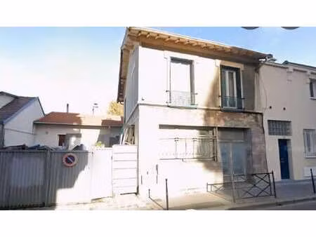 vente maison à courbevoie (92400) : à vendre / 75m² courbevoie