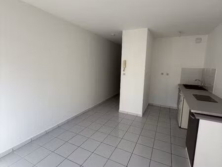 location appartement 1 pièce 22m² st denis 97400