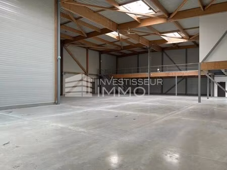 location local d'activités 580 m² à 4 459 m²