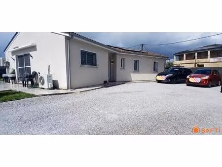 maison contemporaine excellent état au sein d'un lotissement calme.