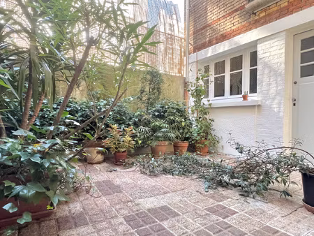 immeuble bourgeois - 2 appartements (229 et 65 m2) un local