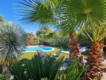 villa t6 de 205 m² avec piscine