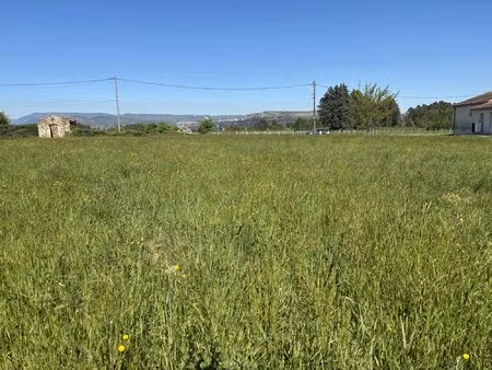 terrain b à bâtir 832m²