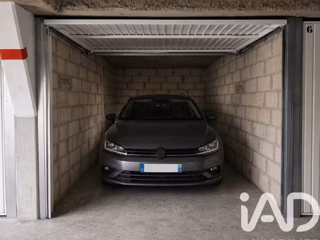 vente parking undefined m²