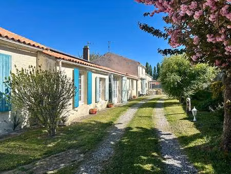 vente maison à chaillé-les-marais (85450) : à vendre / 165m² chaillé-les-marais