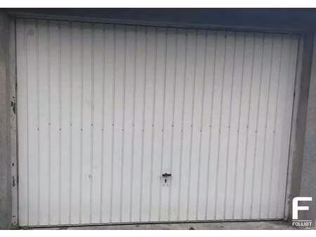 location garage box et parking à granville (50400) : à louer / 16m² granville