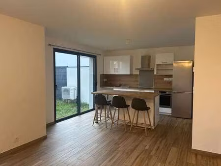 location maison meublé à angers (49000) : à louer meublé / 121m² angers