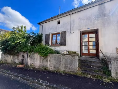 vente maison 1 pièce 58 m² à saint-aigulin (17360)  30 000 €