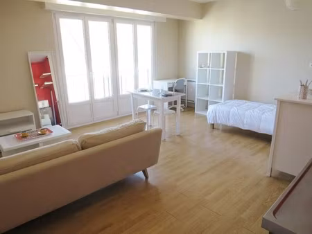 studio 28 9 m² lumineux avec ascenseur – idéal investissement ou primo-accédant – lille 59