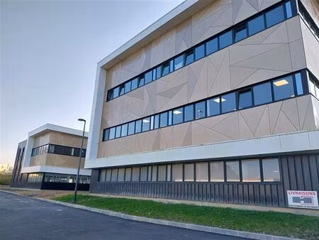 location bureau brest 160 m²